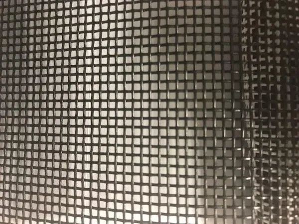Metal mesh grid pattern