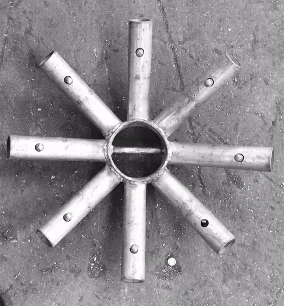 Eight armed steel hub with radial tubes